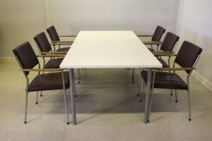 Neuvotteluryhmä – 6kpl Martela Form tuolia & 100×206 cm Plus neuvottelupöytä Toimistoplus Käytetyt toimistokalusteet 7