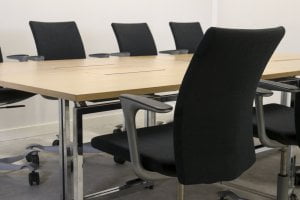 Neuvotteluryhmä 8kpl Håg H04 Communication tuoli & Mobel Nippu pöytä 280×140 cm Toimistoplus Käytetyt toimistokalusteet 9