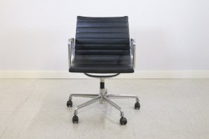 Eames EA 108 tuoli pyörillä Toimistoplus Käytetyt toimistokalusteet 20