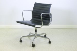 Eames EA 108 tuoli pyörillä Toimistoplus Käytetyt toimistokalusteet 19