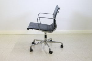 Eames EA 108 tuoli pyörillä Toimistoplus Käytetyt toimistokalusteet 21