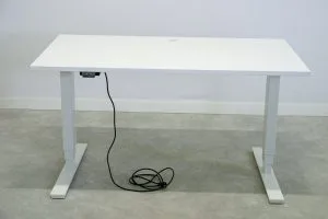 Sähköpöytä 140×80 Toimistoplus Käytetyt toimistokalusteet 16