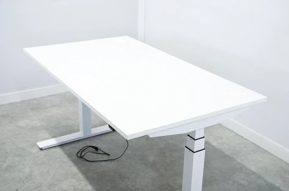 Pinta EQ sähköpöytä 140×80 cm Toimistoplus Käytetyt toimistokalusteet 5