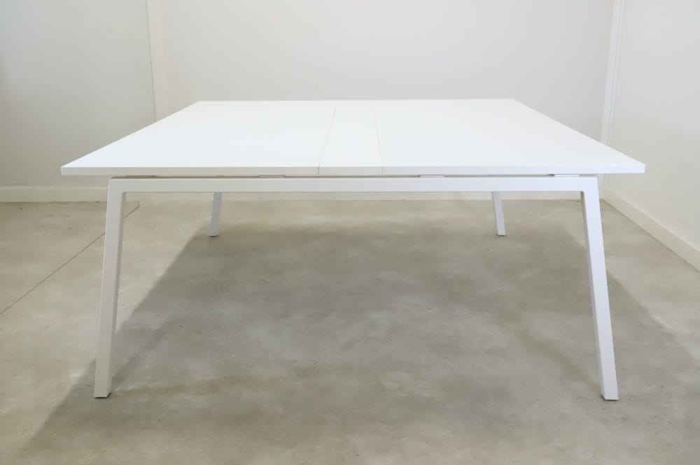 Neuvottelupöytä 180x165cm Toimistoplus Käytetyt toimistokalusteet 3