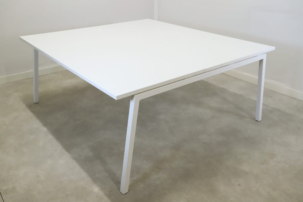 Neuvottelupöytä 180x165cm Toimistoplus Käytetyt toimistokalusteet 2
