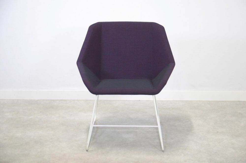 Rosebud loungetuoli, violetti Toimistoplus Käytetyt toimistokalusteet 3