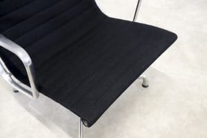 Eames EA 124 loungetuoli Toimistoplus Käytetyt toimistokalusteet 43
