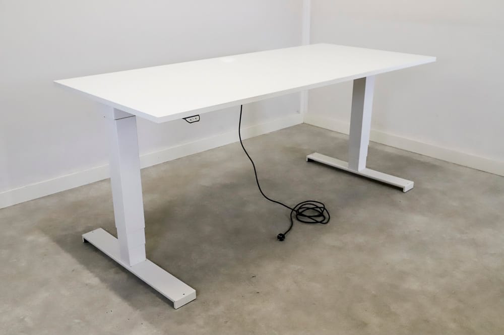 Sähköpöytä 180×80 cm Toimistoplus Käytetyt toimistokalusteet