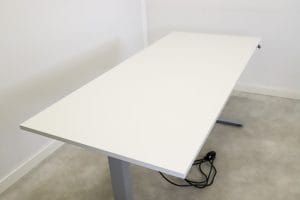 Sähköpöytä 180×80 cm Toimistoplus Käytetyt toimistokalusteet 8
