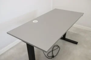 Sähköpöytä 140×70 cm Toimistoplus Käytetyt toimistokalusteet 13