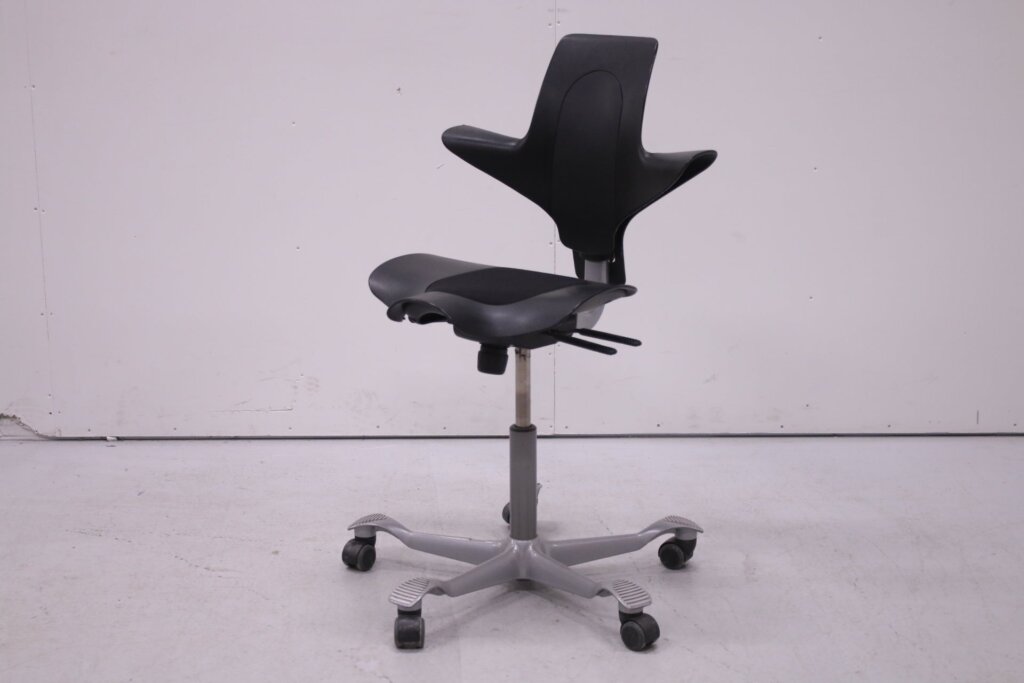 HÅG Capisco PULS 8020 -työtuoli, musta Toimistoplus Käytetyt toimistokalusteet 2