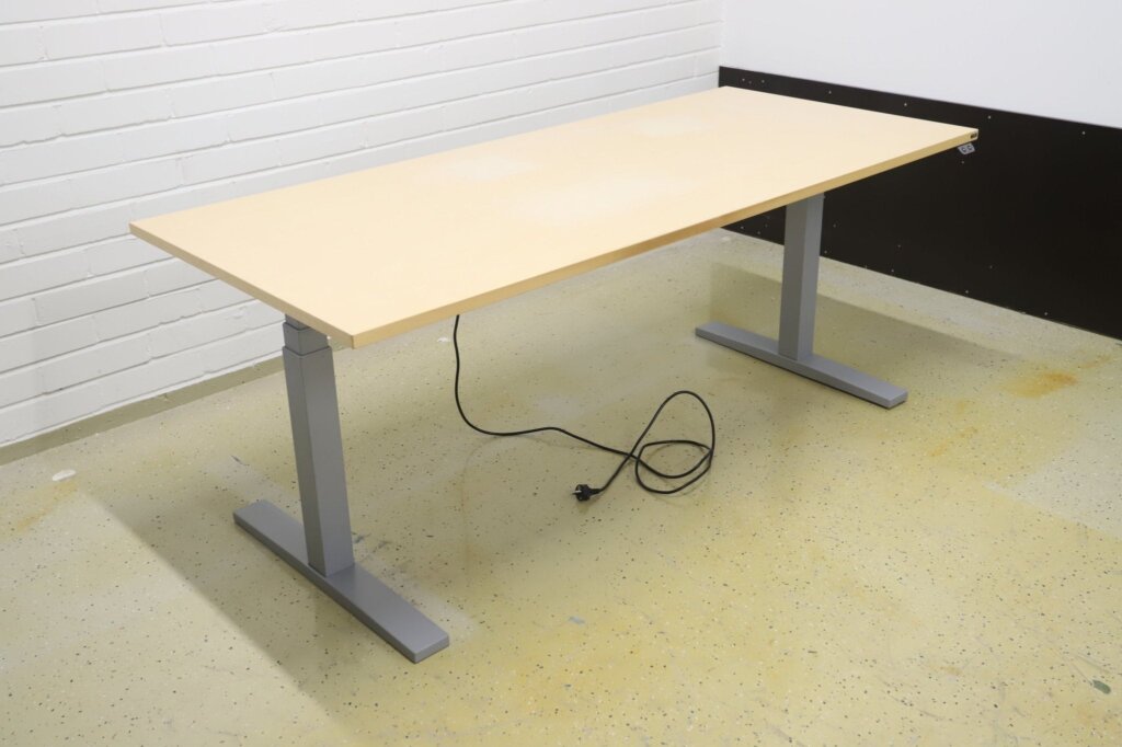 Isku sähköpöytä saarni / harmaa 180*80 cm Toimistoplus Käytetyt toimistokalusteet