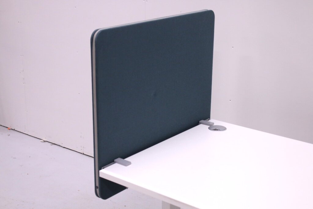 Lintex akustoiva pöytäsermi 80×70, ruuviton kiinnitys Toimistoplus Käytetyt toimistokalusteet