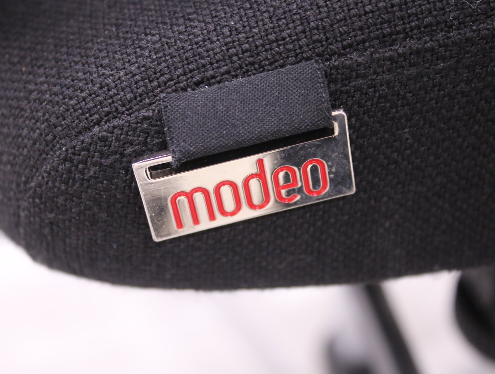 Modeo Linja L-työtuoli, musta Toimistoplus Käytetyt toimistokalusteet 10 Modeo Linja L-työtuoli, musta Toimistoplus Käytetyt toimistokalusteet 10