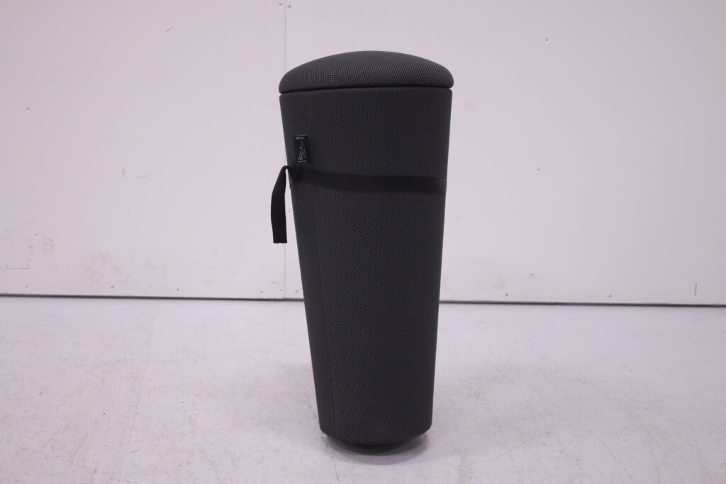 Wilkhan Stand – Up jakkara, musta Toimistoplus Aulakalusteet