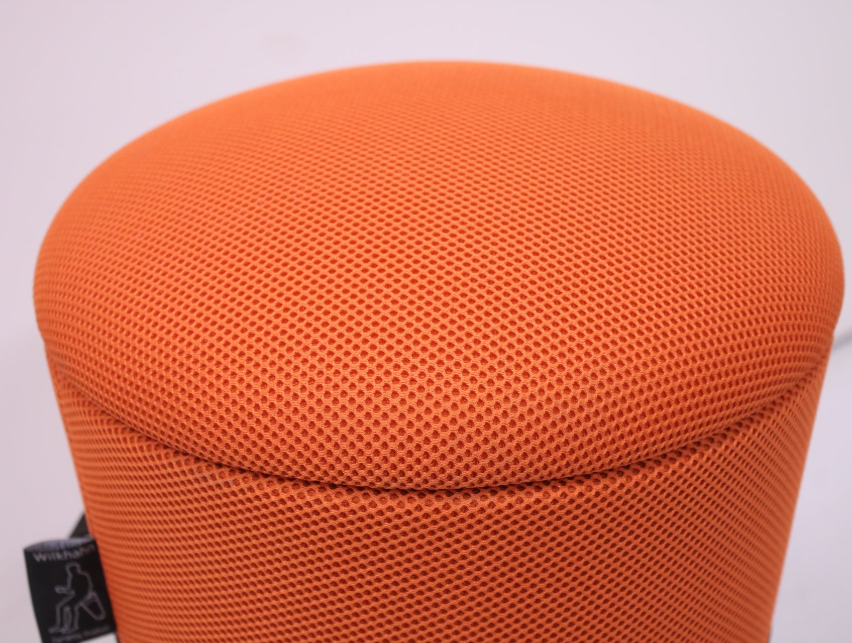 Wilkhan Stand – Up jakkara, oranssi Toimistoplus Aulakalusteet 4 Wilkhan Stand – Up jakkara, oranssi Toimistoplus Aulakalusteet 4